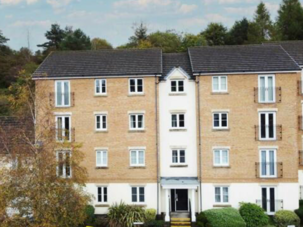 2 bed flat for sale in Clos Gwaith Dur, Ebbw Vale NP23, £105,000 Zoopla