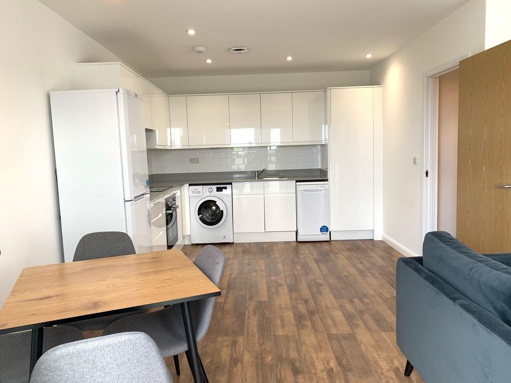 1 bed flat to rent in Lyons Way, Slough SL2 Zoopla