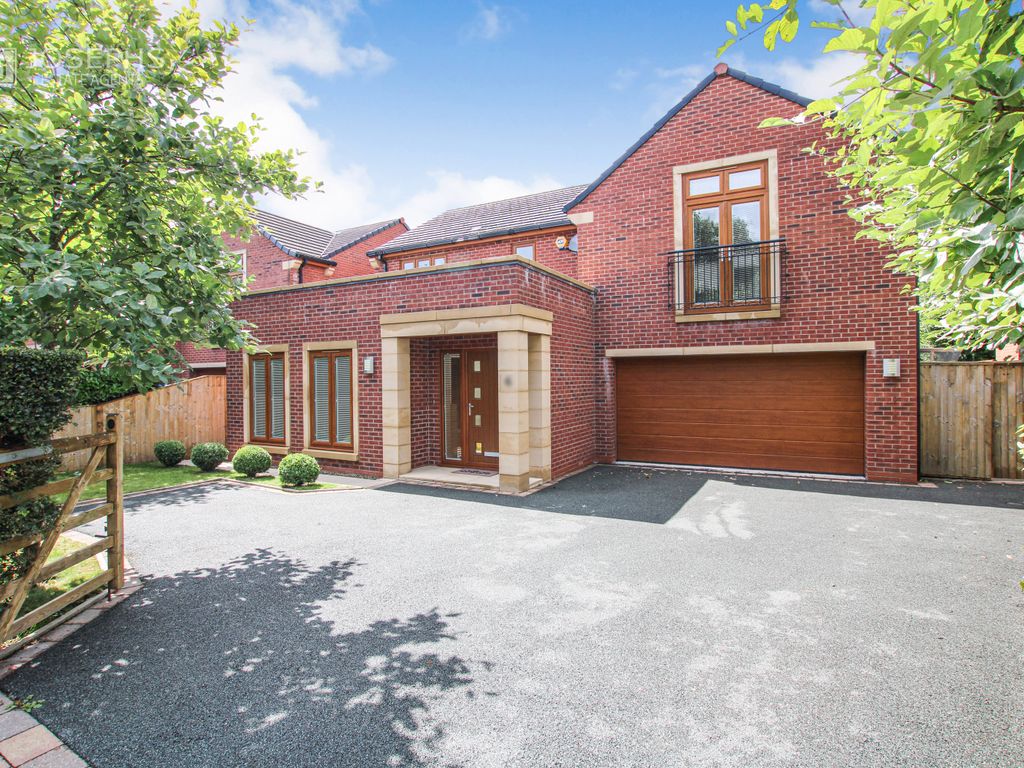 4 bed detached house for sale in New Tempest Road, Bolton BL6, £625,000