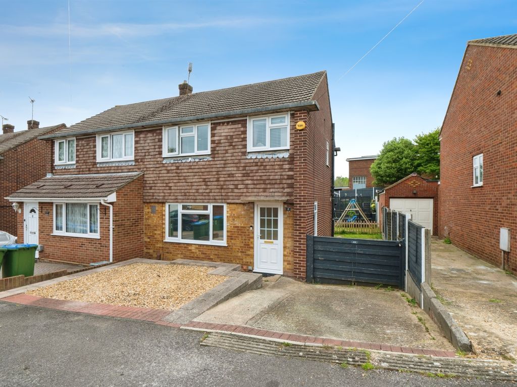 3 bed semidetached house for sale in Hilltop Drive, Southampton SO19, £330,000 Zoopla