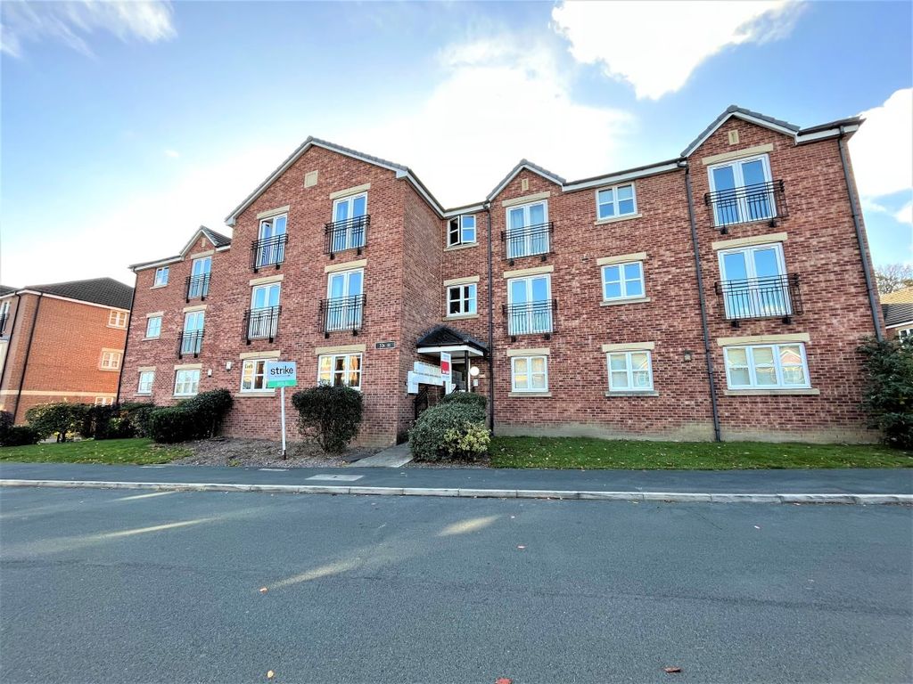 2 bed flat to rent in Royal Troon Drive, Wakefield WF1 Zoopla