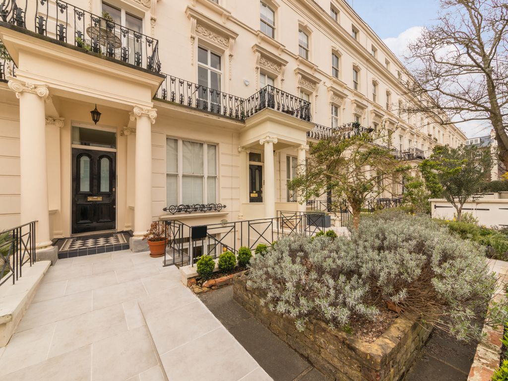 6 bed terraced house for sale in Clarendon Gardens, Warwick Avenue
