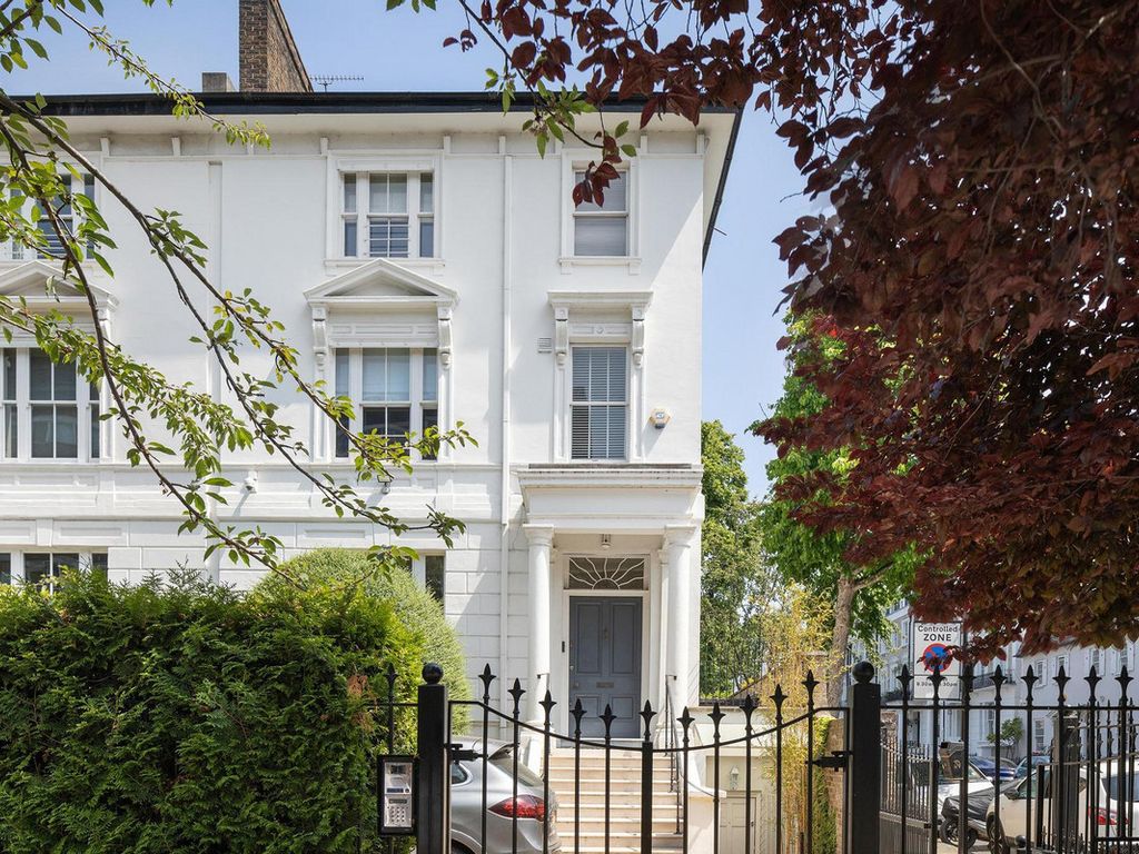 6 bed semidetached house for sale in Warwick Gardens, London W14, £