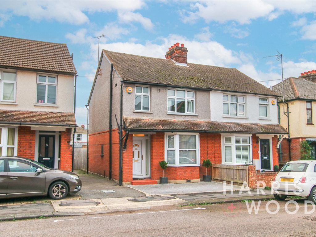 3 bed semidetached house for sale in Harold Road, Braintree, Essex CM7