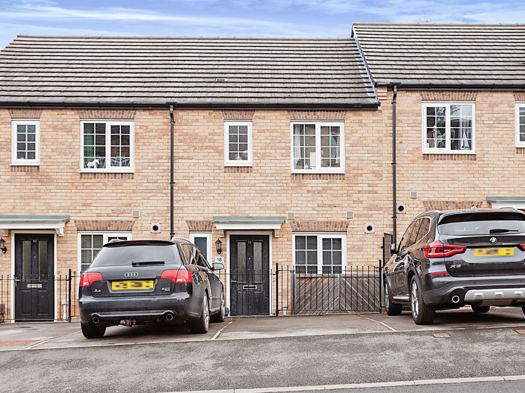 3 bed town house for sale in St. James Road, Crigglestone, Wakefield