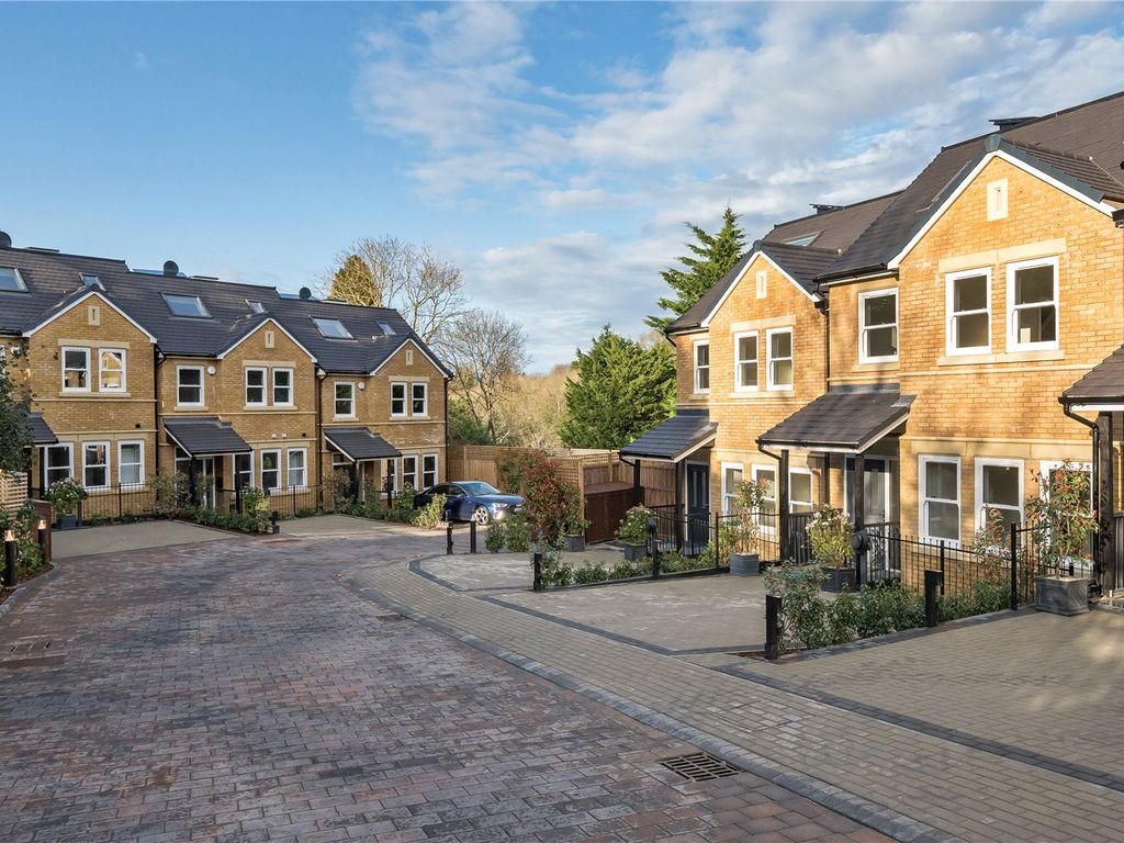 New home, 4 bed town house for sale in Uplands Road, Kenley CR8, £