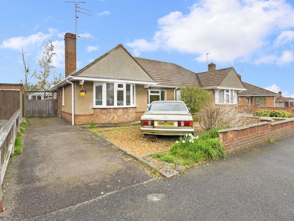 2 bed semidetached bungalow for sale in Windermere Road, Kettering