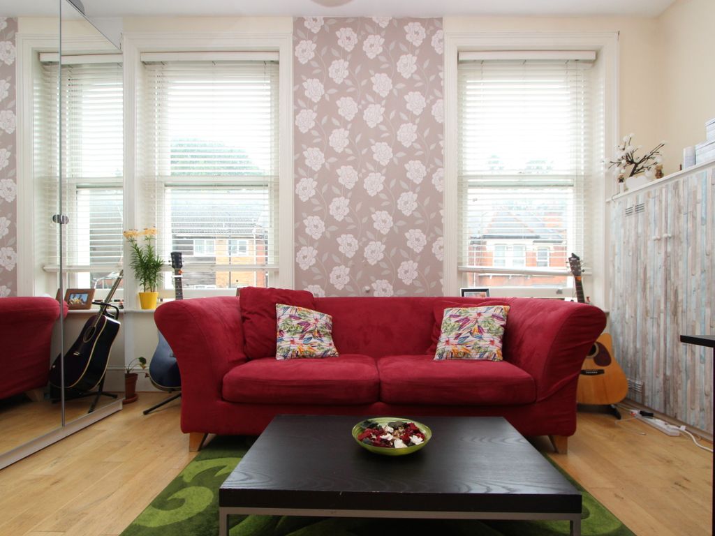 1 bed flat to rent in Palace Gates Road, Alexandra Park, London N22, £