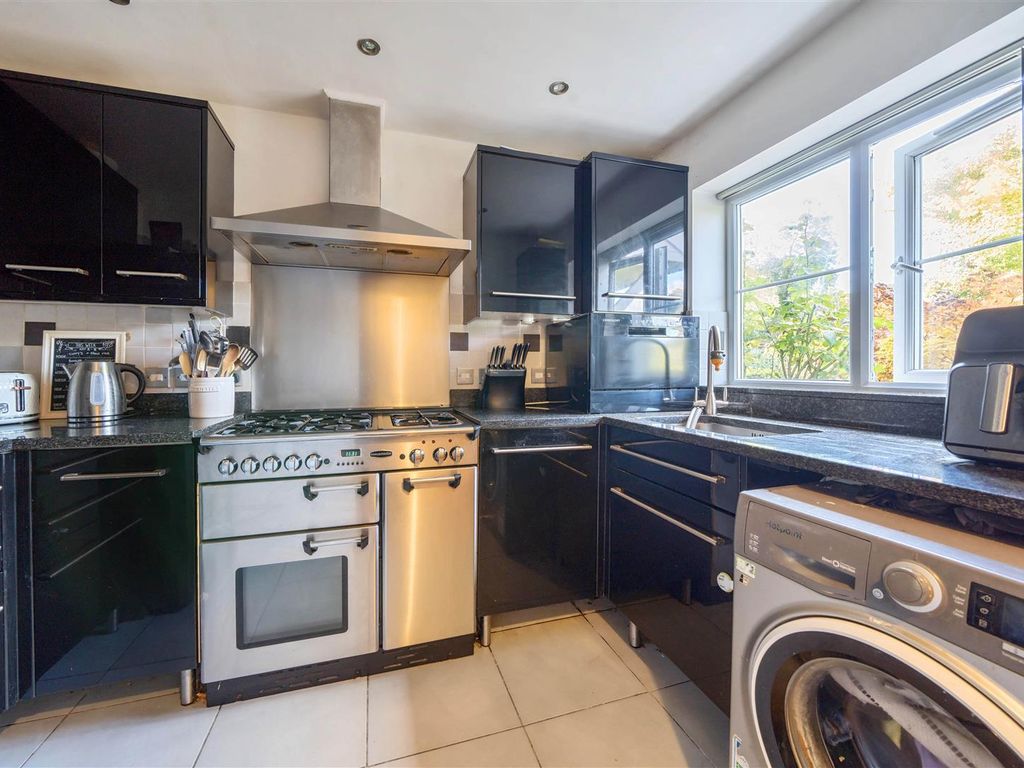 2 bed terraced house for sale in Longman Close, Byewaters, Watford WD18