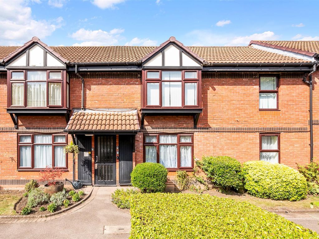 1 bed flat for sale in Prospect Place, Epsom KT17, £110,000 Zoopla