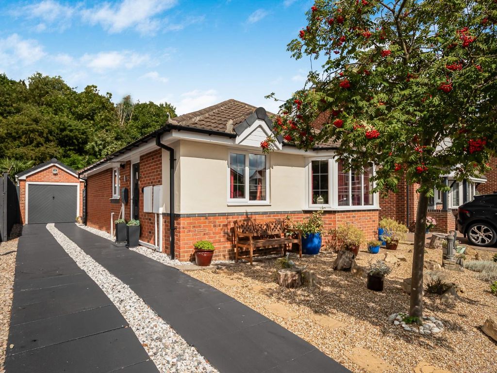 2 bed detached bungalow for sale in Rowan Avenue, Beverley HU17, £265,000 Zoopla