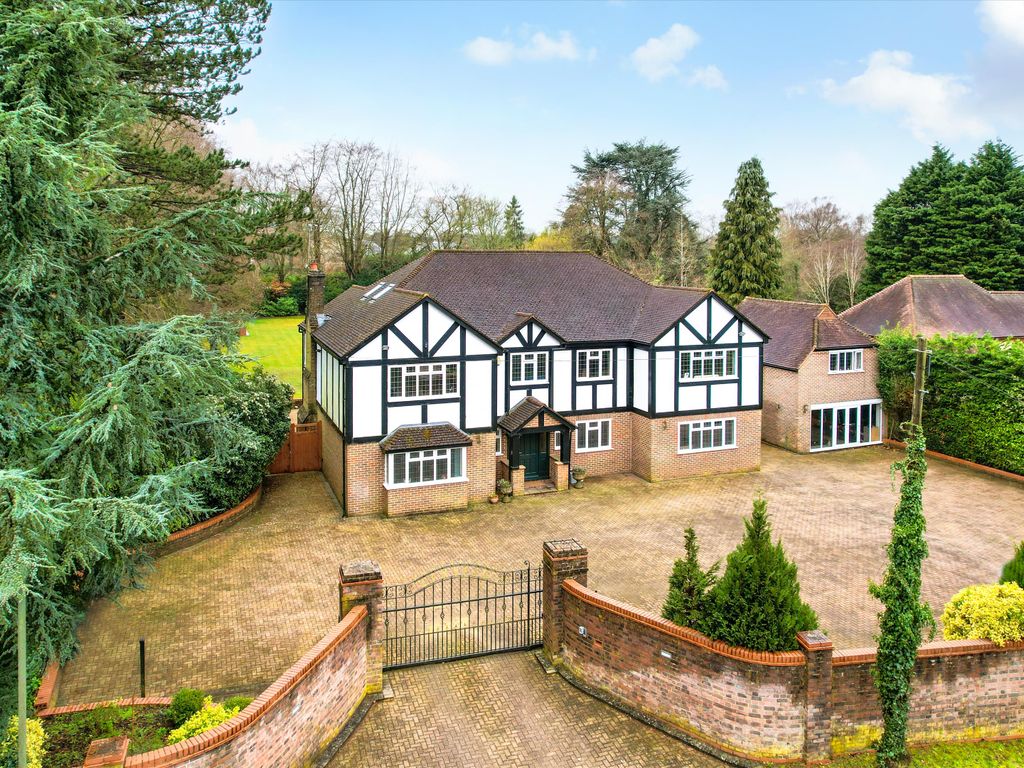 7 bed detached house for sale in Waterhouse Lane, Kingswood, Tadworth