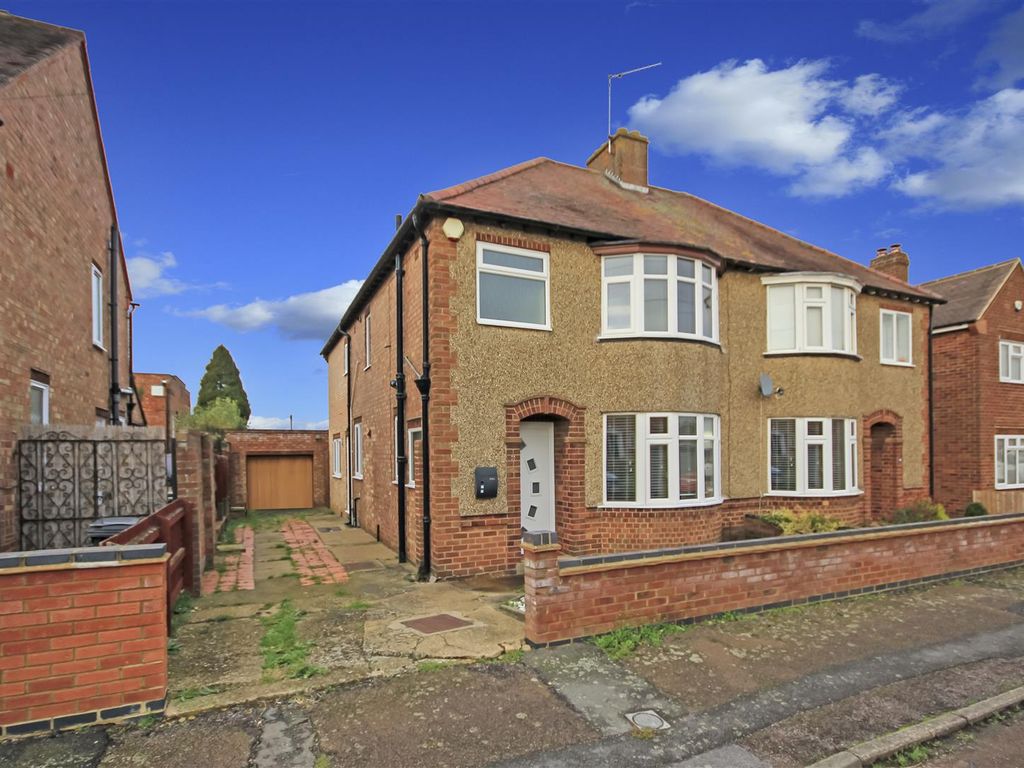 3 bed semidetached house for sale in Talbot Road, Rushden NN10, £