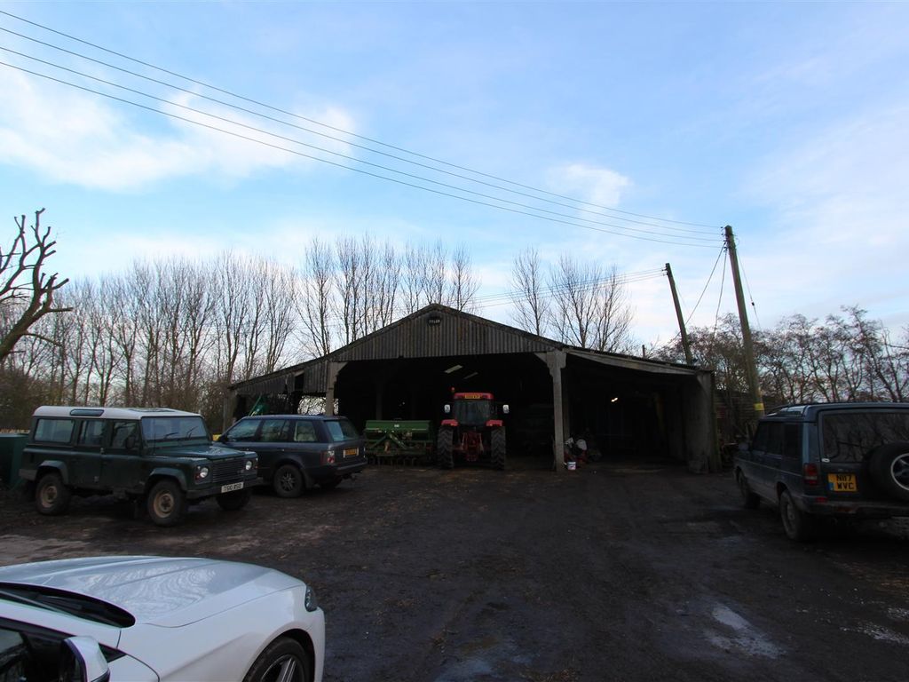 3 bed detached bungalow to rent in Lower Road, Teynham, Sittingbourne