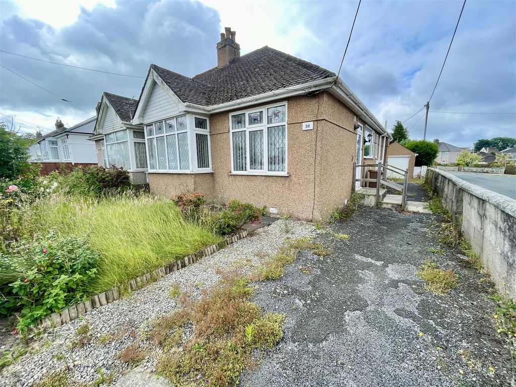 2 bed semidetached bungalow for sale in Bowden Park Road, Crownhill