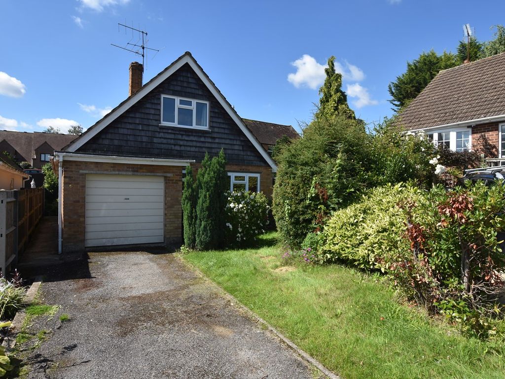3 bed bungalow for sale in Red Rose, Binfield, Bracknell RG42, £579,950
