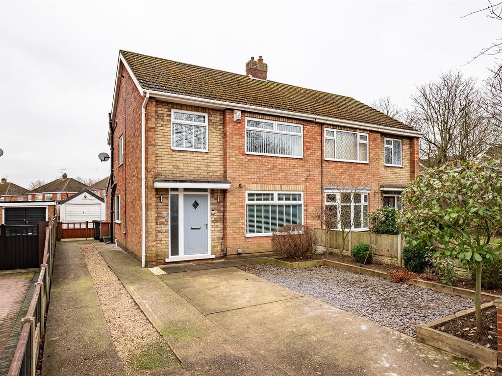3 bed semidetached house for sale in Trinity Road, Bottesford