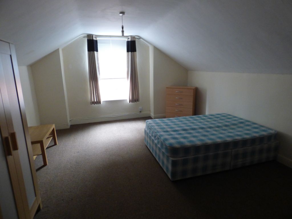 5 bed shared to rent in Melton Road, West Bridgford