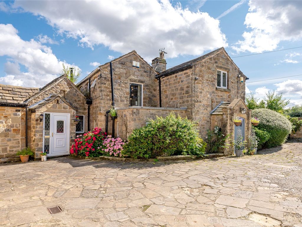 4 bed country house for sale in Thorner Lane, Scarcroft LS14, £860,000