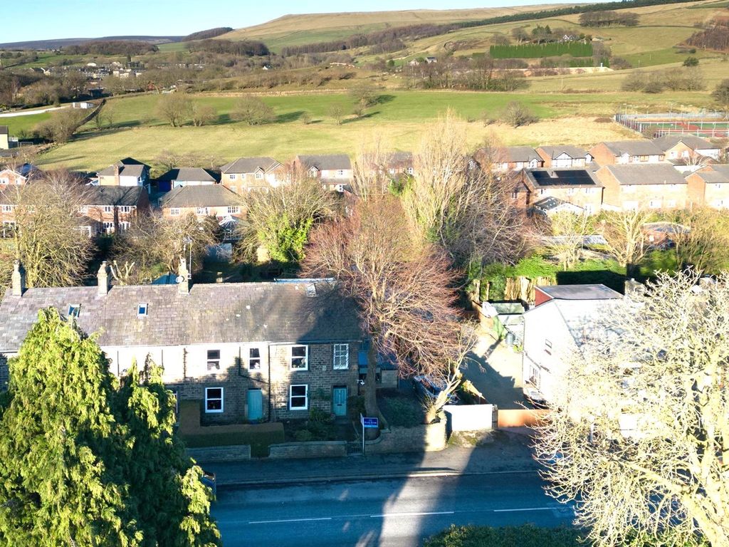 5 bed end terrace house for sale in Sheffield Road, Glossop SK13, £