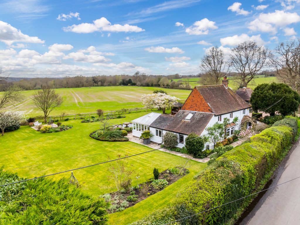 4 bed detached house for sale in Chiddingstone Hoath, Chiddingstone