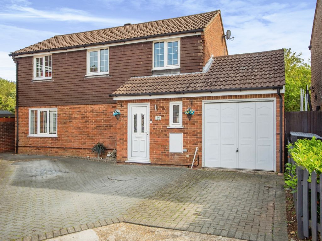 Detached house for sale in Merton Close, Chatham ME5, £475,000 Zoopla