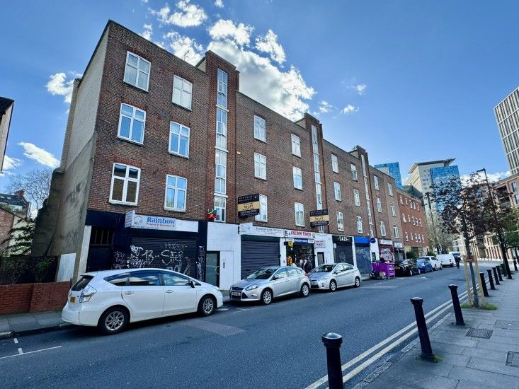 2 bed flat to rent in Stepney Way, London E1, £1,900 pcm Zoopla