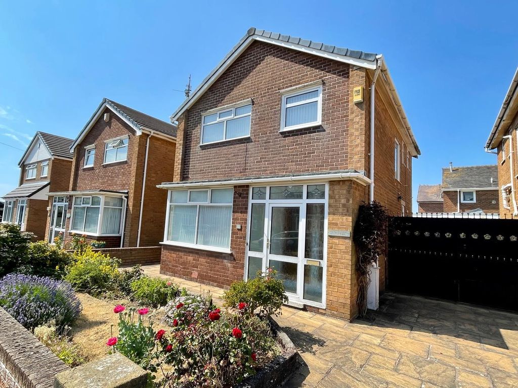 3 bed detached house for sale in Kidbrooke Avenue, South Shore