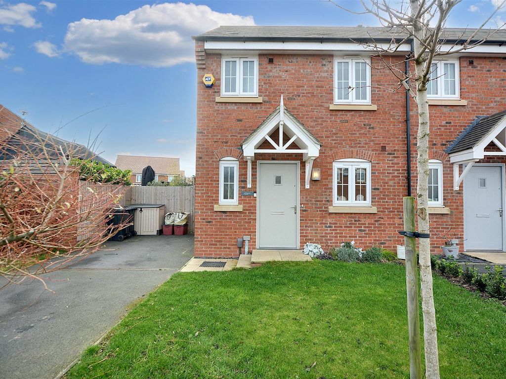 3 bed end terrace house for sale in Wheatcroft Lane, Castle Donington