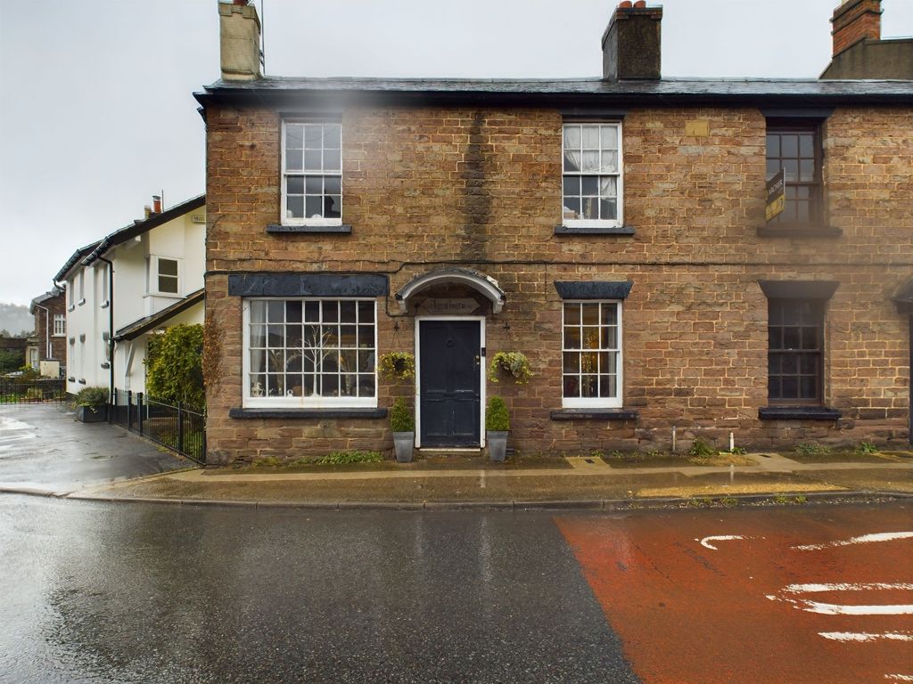 3 bed end terrace house for sale in Church Square, Blakeney GL15, £