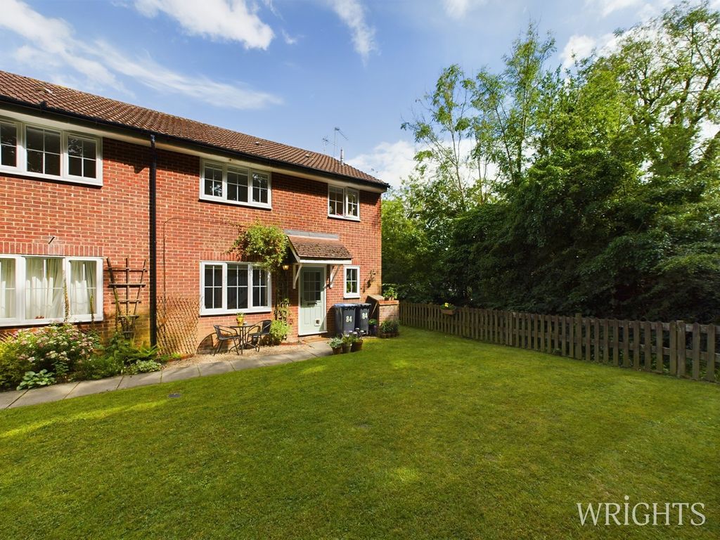 2 bed end terrace house for sale in Gresley Close, Welwyn Garden City