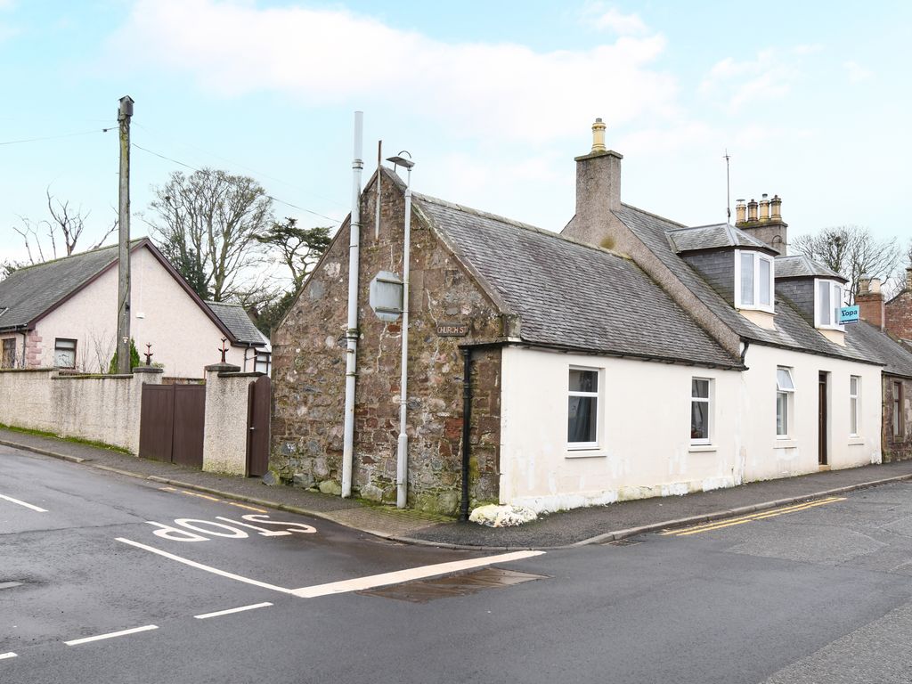 4 bed end terrace house for sale in High Street, Laurencekirk AB30, £