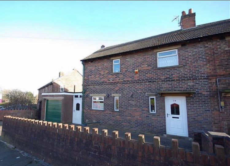 3 bed semidetached house for sale in The Crescent, Holywell Green