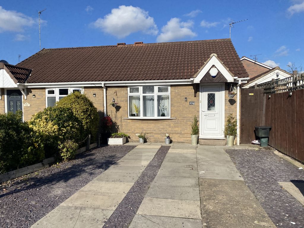 2 bed bungalow for sale in Broadley Close, Hull HU9 Zoopla