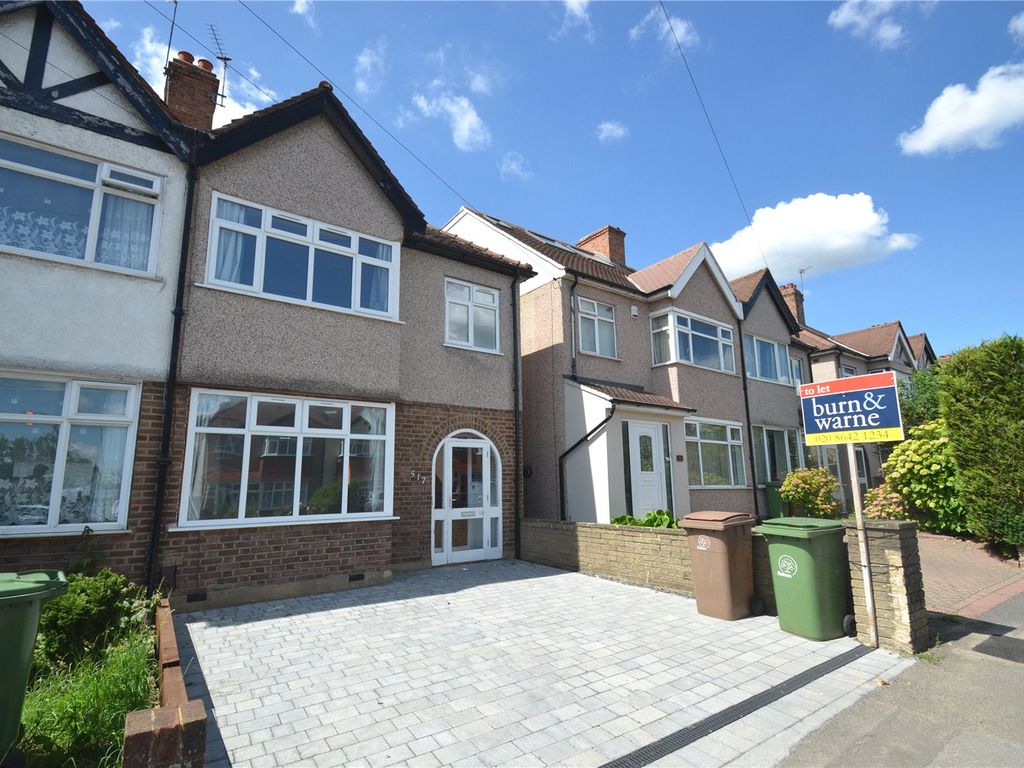 3 bed semidetached house to rent in Gander Green Lane, Cheam, Sutton