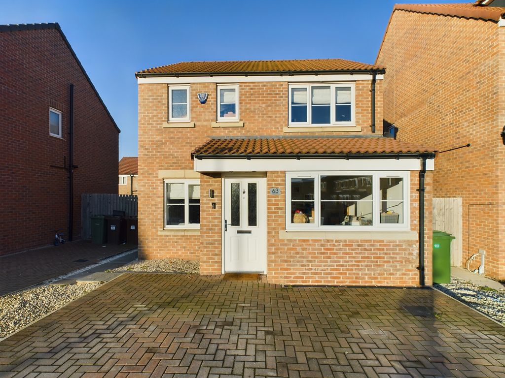 3 bed detached house for sale in Ruby Street, Wakefield WF1, £300,000