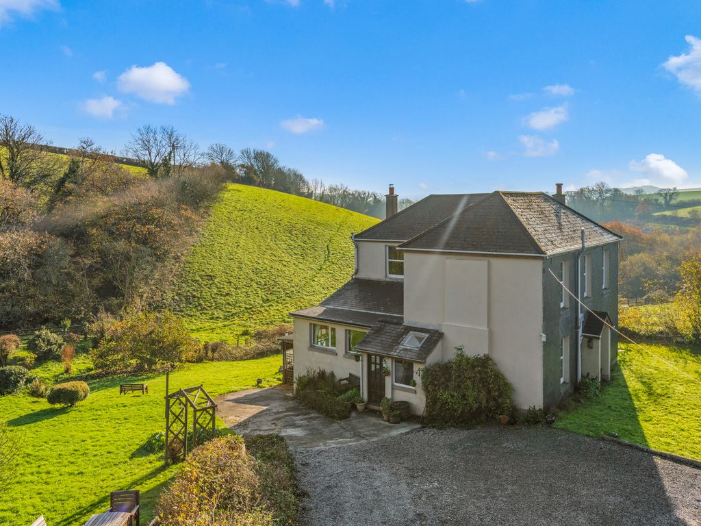 4 bed farmhouse for sale in Avonwick, South Brent TQ10 Zoopla