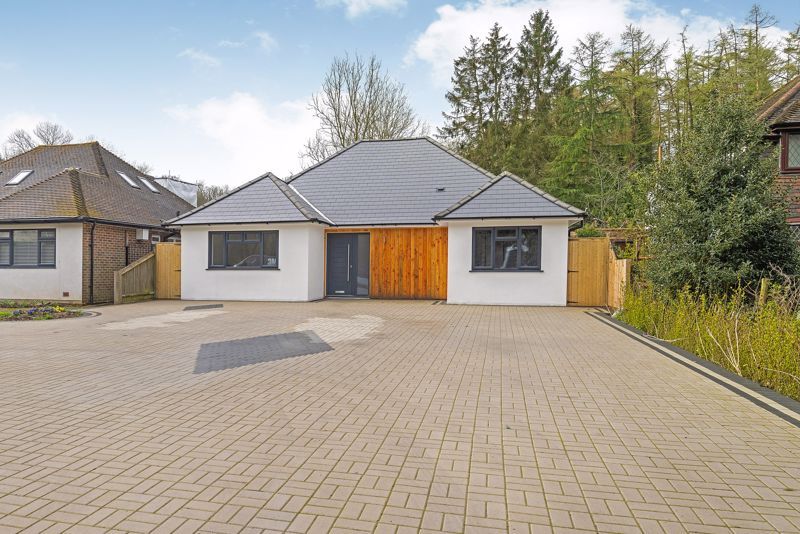 4 bed detached house for sale in London Road, Halstead, Sevenoaks TN14