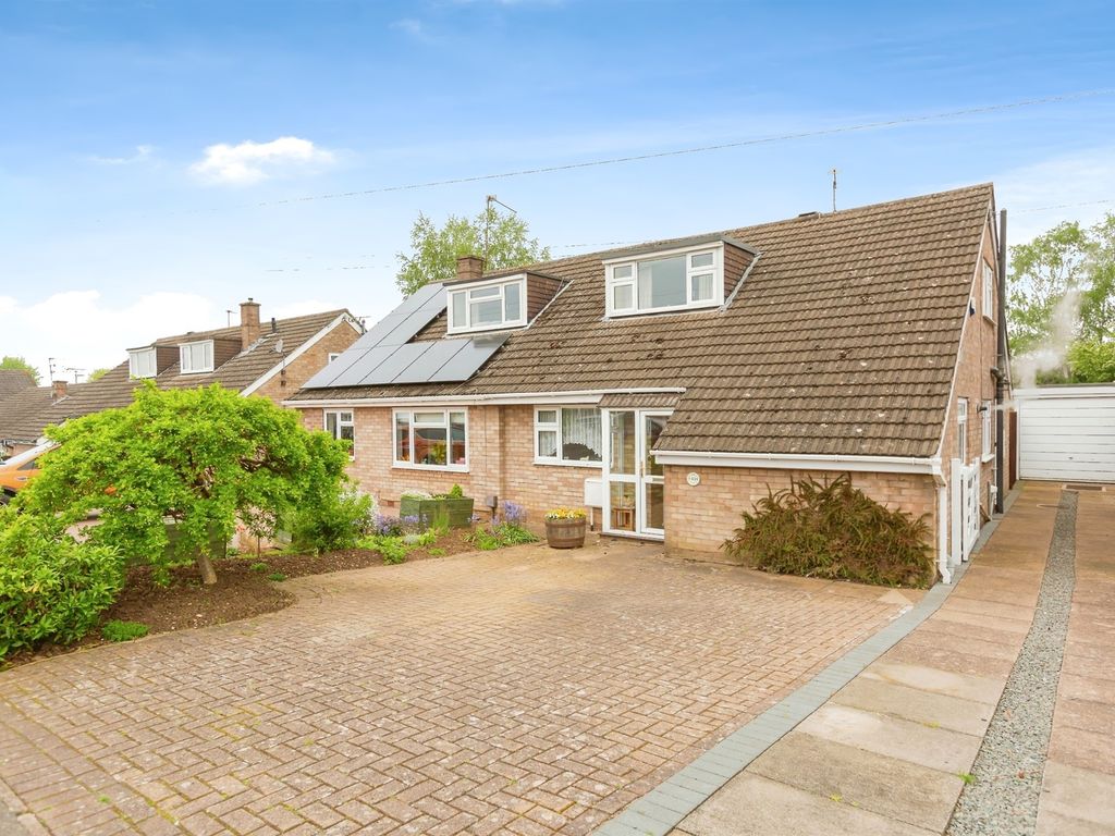 2 bed semidetached bungalow for sale in Gwendoline Drive, Countesthorpe, Leicester LE8, £