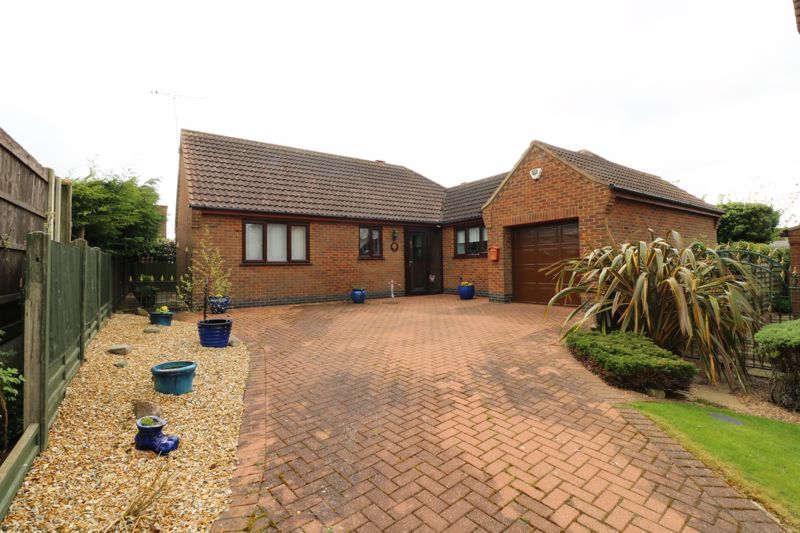 3 bed detached bungalow for sale in South Furlong Croft, Epworth