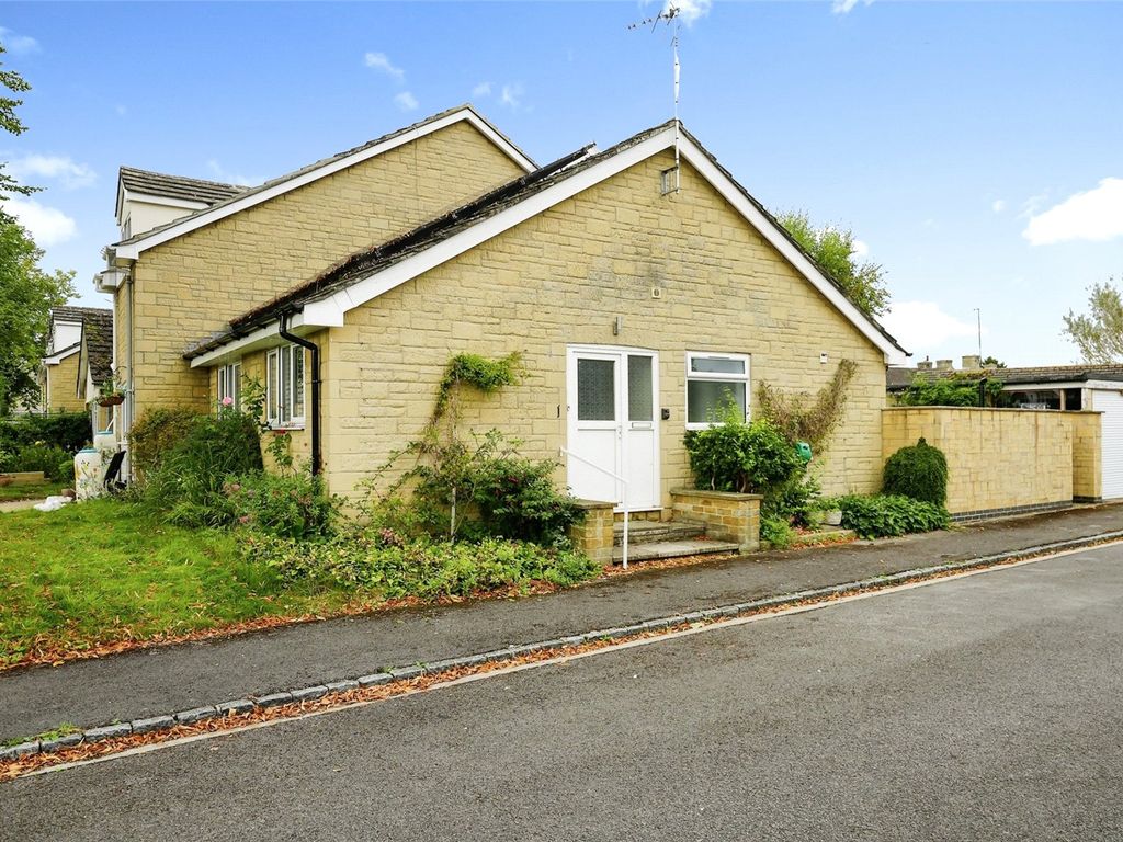 2 bed bungalow for sale in The Limes, Stratton Audley, Bicester