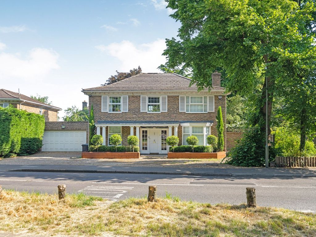 4 bed semidetached house for sale in Ashfield Lane, Chislehurst, Kent