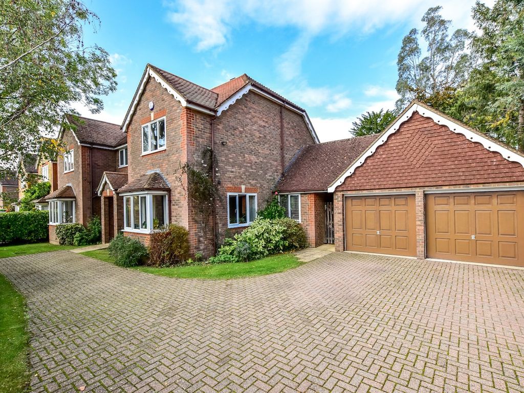 5 bed detached house for sale in Misbourne Avenue, Chalfont St Peter