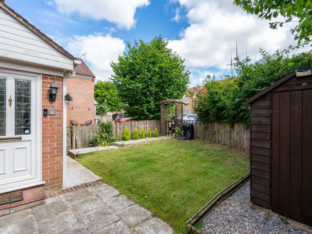 The Lawns, Fields End, No Upper Chain HP1  