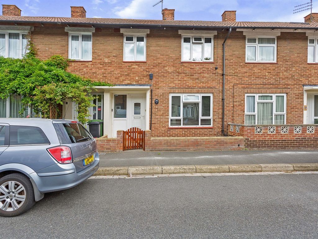 3 bed terraced house for sale in Mayo Close, Portsmouth PO1 Zoopla