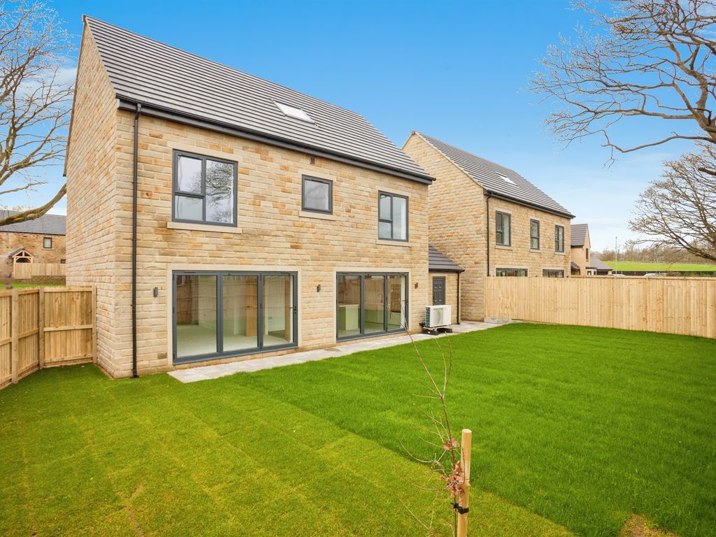 New home, 5 bed detached house for sale in Copper Beech View, Oxford