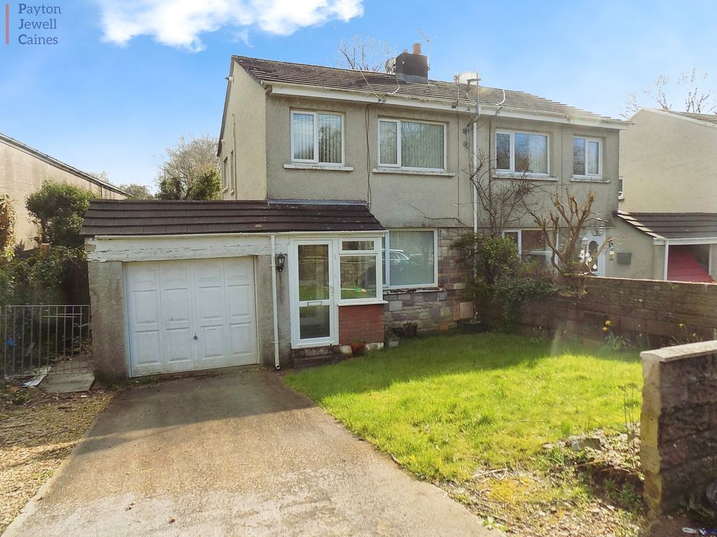 3 bed semidetached house for sale in Llangeinor Road, Brynmenyn