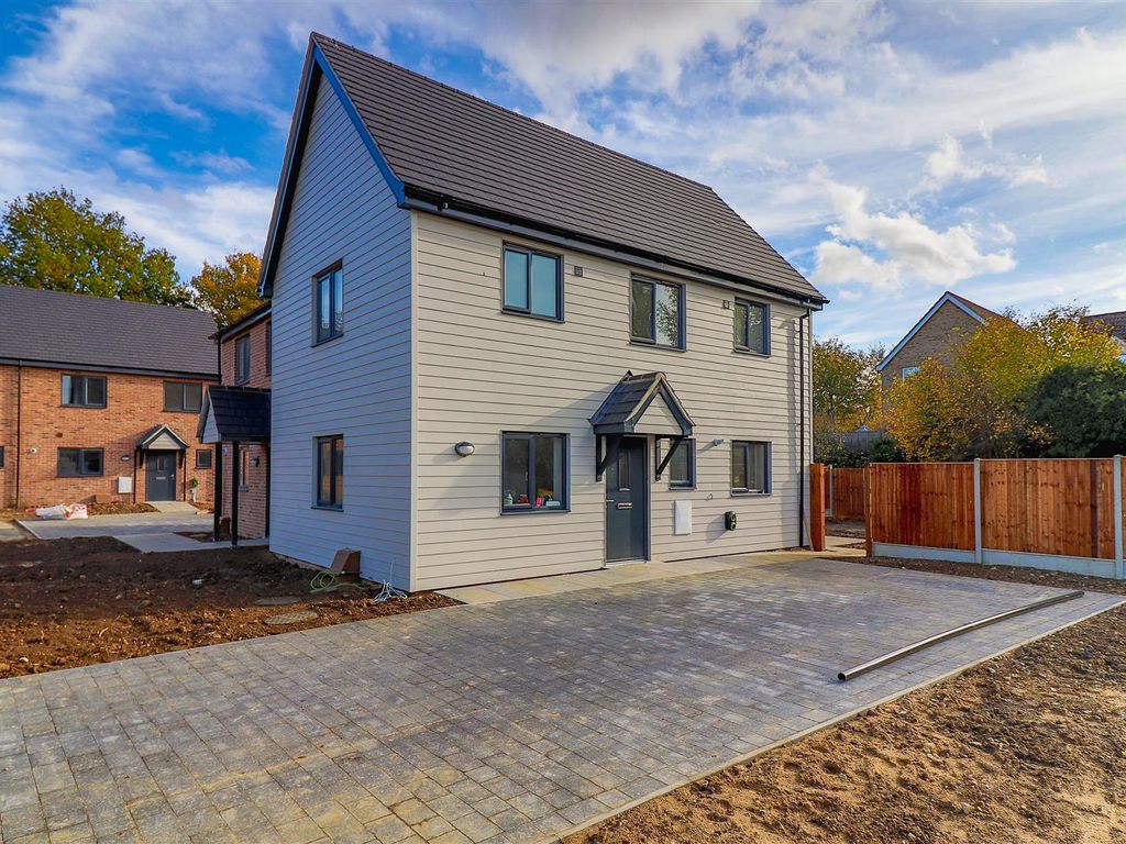 2 bed semidetached house for sale in The Green, Hadleigh, Ipswich IP7