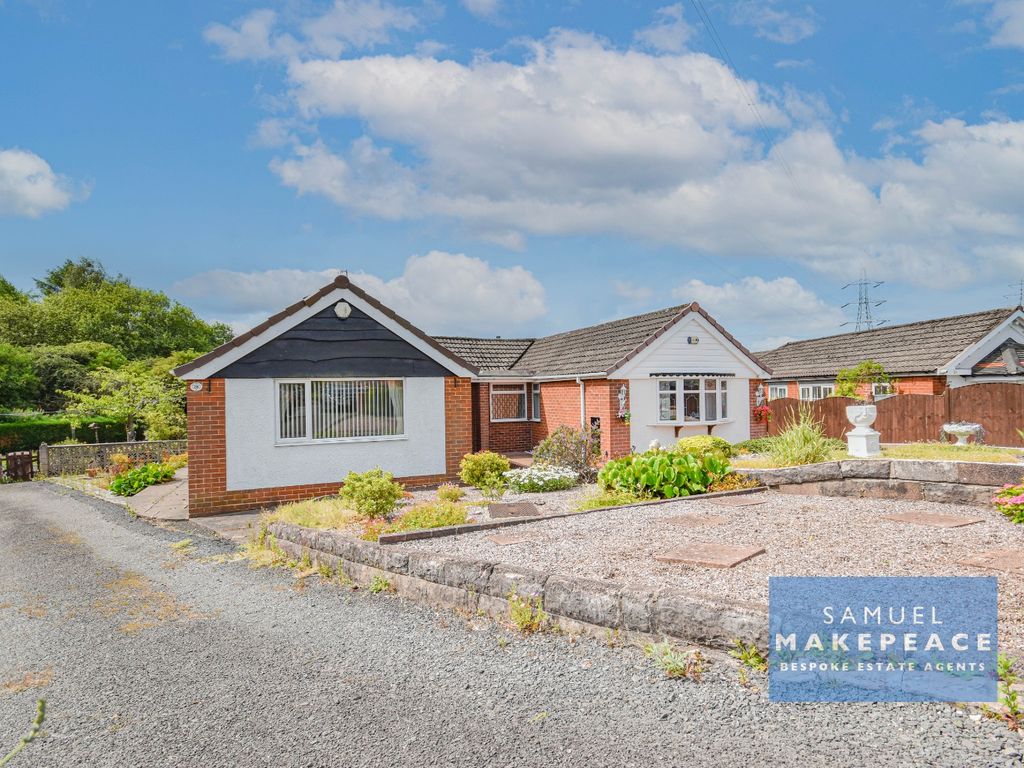 2 bed semidetached bungalow for sale in Greysan Avenue, Packmoor