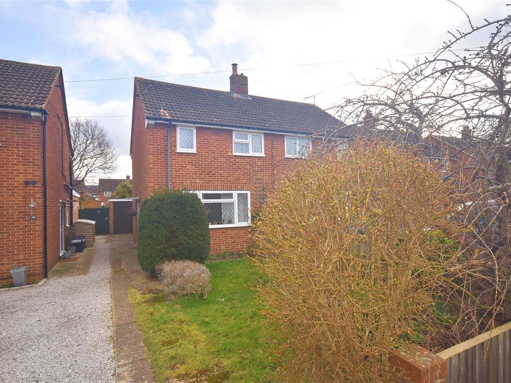 2 bed property for sale in Carrington Crescent, Wendover, Aylesbury